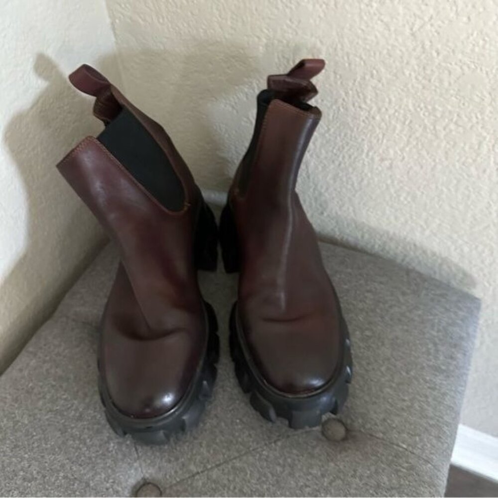 Gianni Bini Downtown Chelsea Lug Sole Brown Leather Pull on Boots Sz 9.5 - Picture 3 of 9